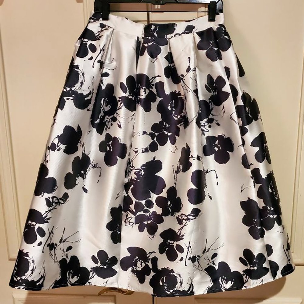 Akira Cocktail skirt NWT L